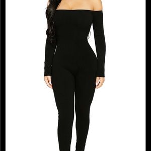 Naked wardrobe Off the shoulders Jumpsuit, color black size small